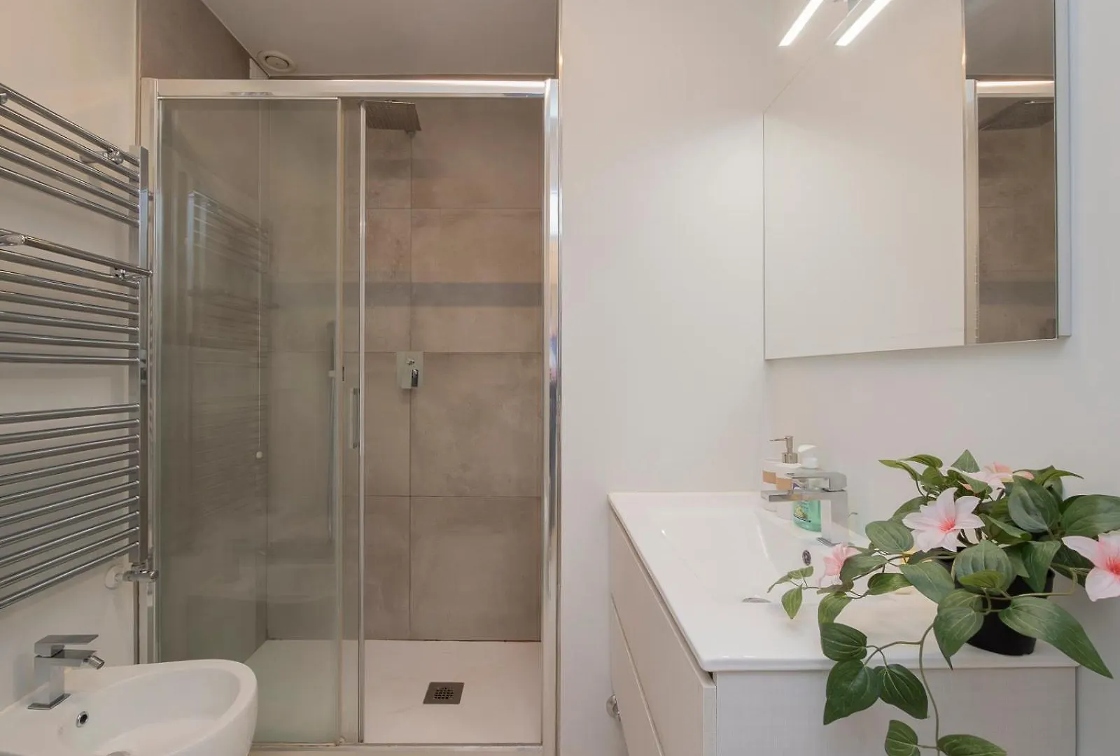 Ihost Studio - Toscanelli 10B Milan 0*,